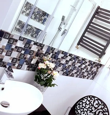 Golden Palace Emilii Plater 3 Apartment *